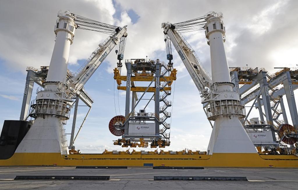 DP World's £56M crane investment marks a decade of success at London Gateway