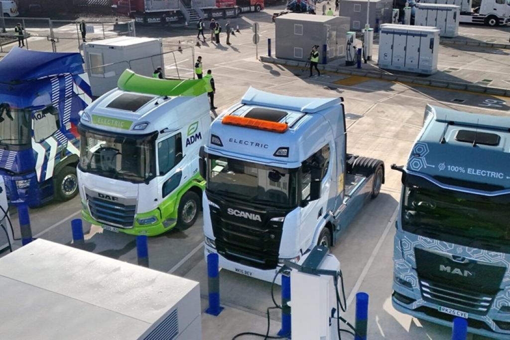 Fleete opens eHGV charging hub at the Port of Tilbury