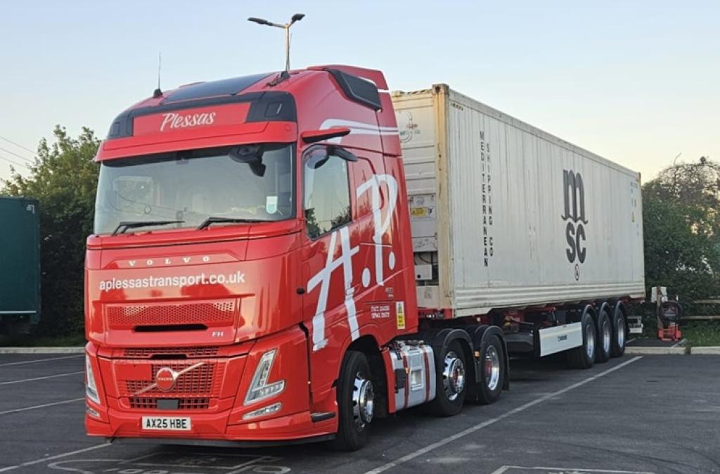 A Plessas Transport expands Krone fleet with further container equipment investment