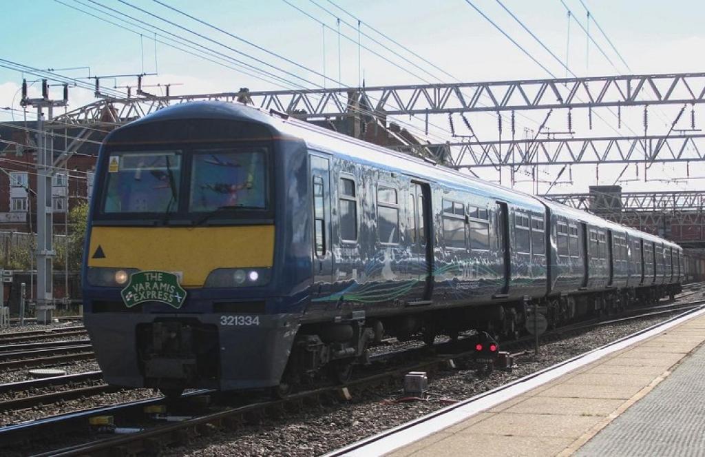 Carousel Logistics teams up with Varamis Rail to electrify cargo route between England and Scotland